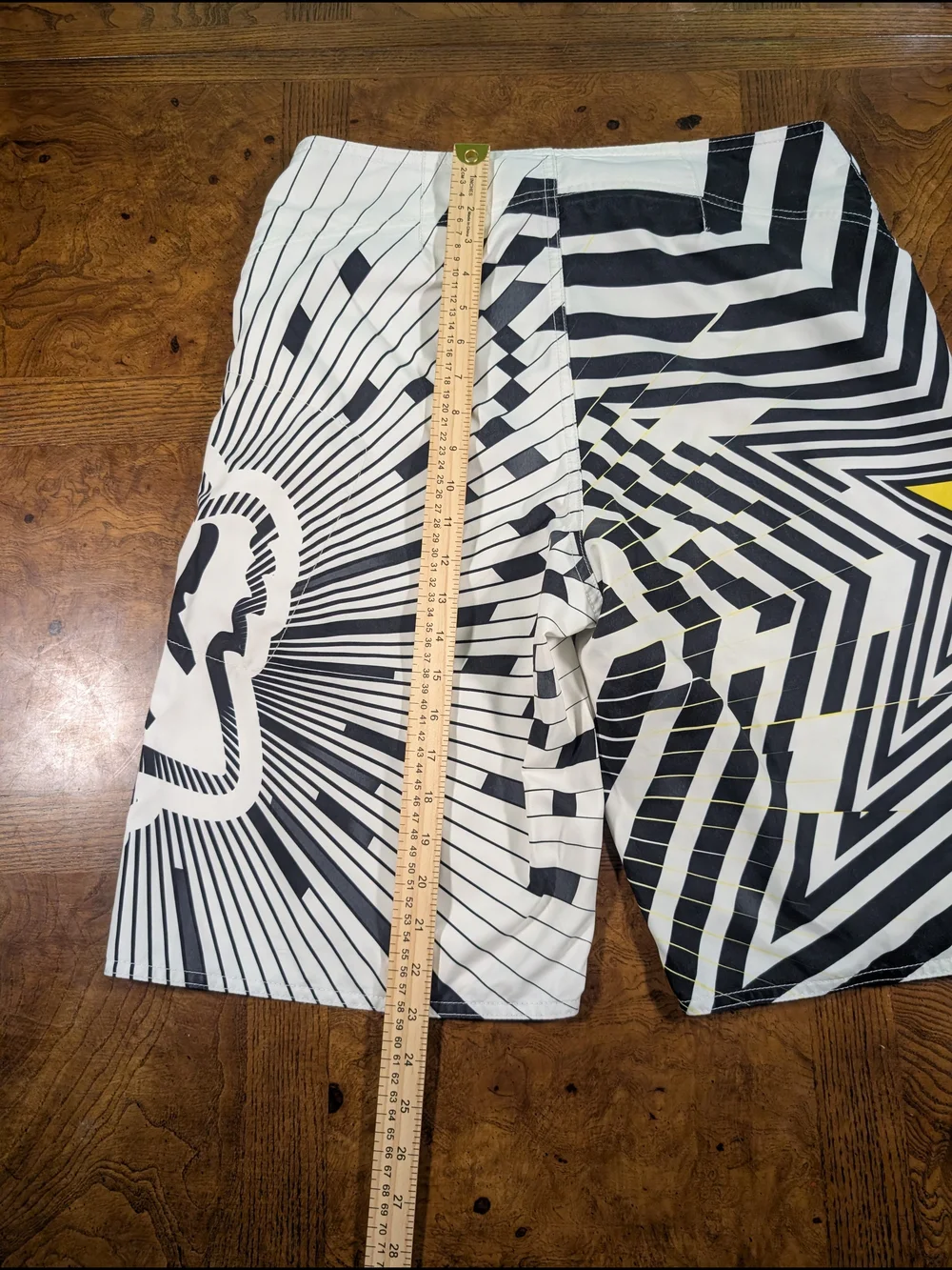 Fox Racing Rockstar Board Shorts Mens Size 31 Black White Yellow Surf Swim Trunk